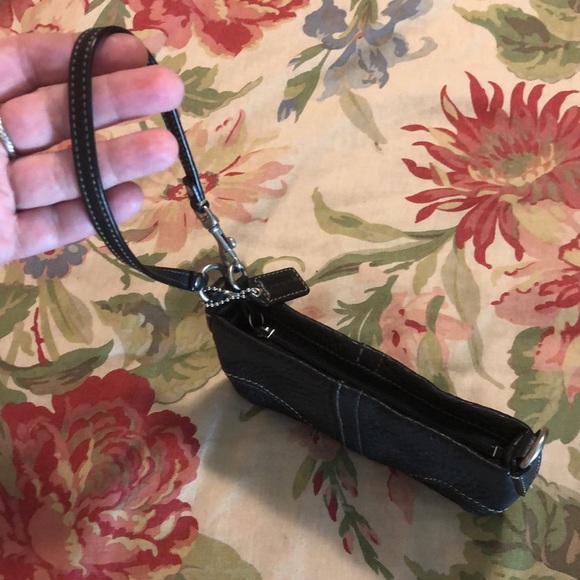 Vintage COACH Pebbled Leather Silver Hardware Zip Pouch Strappy Black classic - Picture 7 of 16